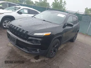2018 Jeep Cherokee Latitude z VIN 1C4PJMCX2JD549818, wystawiony jako IAAI lot #42633416 z przebiegiem 74 290 mil mil oraz . Historia ofert i sprzedaży dostępna na DreamBid. Obrazek 17.