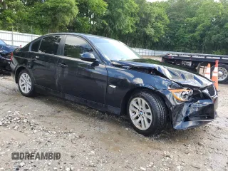 2006 BMW 3 Series 325i z VIN WBAVB13576PT24671, wystawiony jako Copart lot #56490285 z przebiegiem 99 604 mil mil oraz Szkoda całkowita • Salvage title. Historia ofert i sprzedaży dostępna na DreamBid. Obrazek 4.