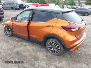 2021 Nissan Kicks SV with VIN 3N1CP5CV6ML487360, listed as a IAAI auction lot 42037750 with 88,491 mi miles. Bid and sale history available at carsss.com. Image 3.