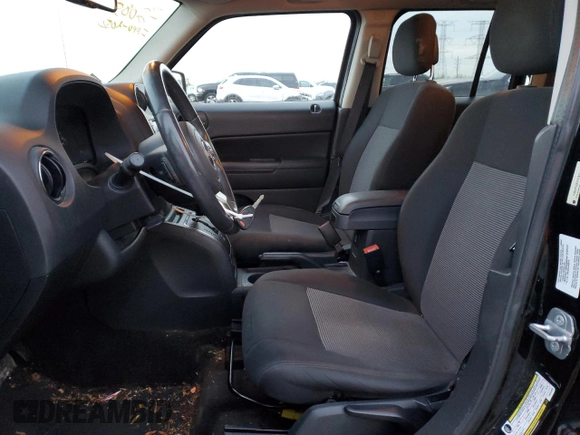 2014 Jeep Patriot Latitude with VIN 1C4NJPFA3ED721876, listed as a Copart auction lot 82436104 with 103,703 mi miles and Salvage Title. Bid and sale history available at carsss.com. Image 7.