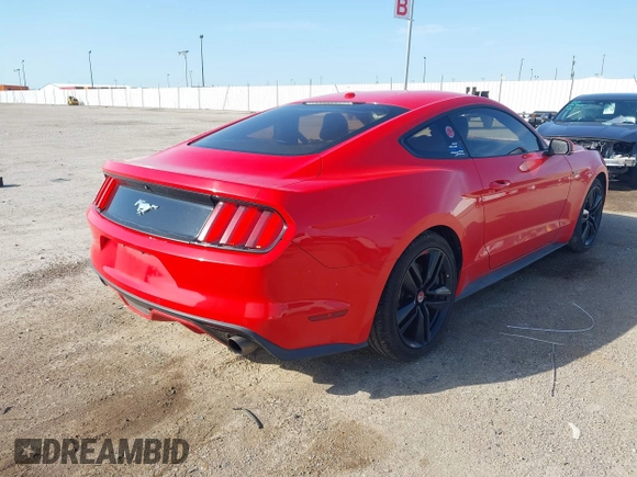 2015 Ford Mustang EcoBoost z VIN 1FA6P8TH2F5305684, wystawiony jako IAAI lot #42134264 z przebiegiem 108 910 mil mil oraz . Historia ofert i sprzedaży dostępna na DreamBid. Obrazek 4.