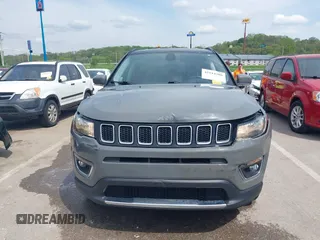 2019 Jeep Compass Limited z VIN 3C4NJDCB3KT734161, wystawiony jako IAAI lot #42114380 z przebiegiem 131 426 mil mil oraz . Historia ofert i sprzedaży dostępna na DreamBid. Obrazek 13.