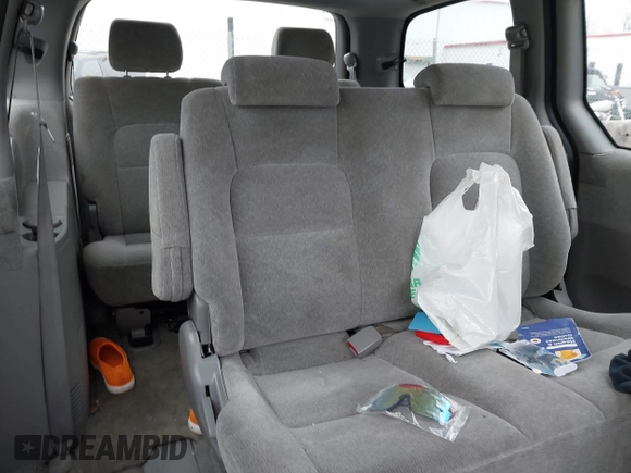 2004 Kia Sedona LX with VIN KNDUP131946545303, listed as a IAAI auction lot 41714164 with 1 mi miles. Bid and sale history available at carsss.com. Image 8.
