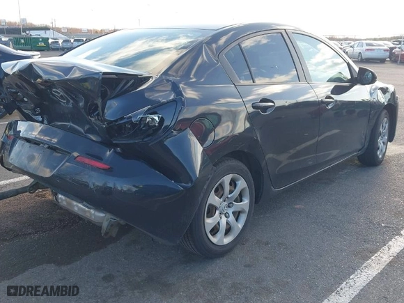 2012 Mazda Mazda3 i Sport with VIN JM1BL1UG1C1551257, listed as a IAAI auction lot 41850277 with 131,901 mi miles. Bid and sale history available at carsss.com. Image 4.
