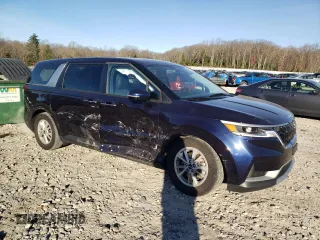 2024 Kia Carnival LX with VIN KNDNB4H32R6328763, listed as a Copart auction lot 80453154 with 25,576 mi miles and Salvage Title. Bid and sale history available at carsss.com. Image 4.