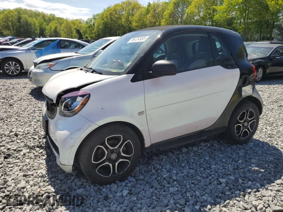 2019 Smart fortwo Pure z VIN WMEFJ9BAXKK359995, wystawiony jako Copart lot #56724955 z przebiegiem 17 755 mil mil oraz Tytuł czysty. Historia ofert i sprzedaży dostępna na DreamBid. Obrazek 1.