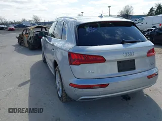 2018 Audi Q5 Premium Plus z VIN WA1BNAFY3J2234064, wystawiony jako IAAI lot #41923348 z przebiegiem 96 975 mil mil oraz . Historia ofert i sprzedaży dostępna na DreamBid. Obrazek 3.