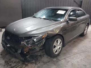 2015 Ford Police Interceptor z VIN 1FAHP2MK4FG119536, wystawiony jako IAAI lot #41635340 z przebiegiem 165 322 mil mil oraz . Historia ofert i sprzedaży dostępna na DreamBid. Obrazek 6.
