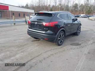 2017 Nissan Rogue Sport SL with VIN JN1BJ1CR1HW131942, listed as a IAAI auction lot 41784228 with 70,660 mi miles. Bid and sale history available at carsss.com. Image 4.