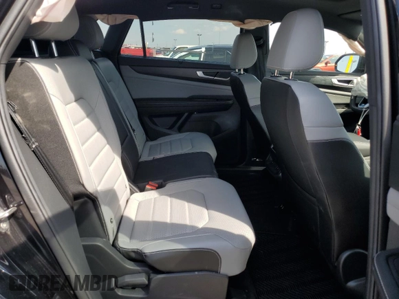 2024 Volkswagen Atlas SEL R-Line with VIN 1V2AE2CAXRC228149, listed as a Copart auction lot 51111825 with 6,548 mi miles and Salvage title. Bid and sale history available at DreamBid. Image 11.