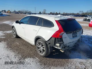 2016 Volvo V60 Cross Country T5 with VIN YV4612HK2G1015724, listed as a IAAI auction lot 41326704 with 108,360 mi miles. Bid and sale history available at carsss.com. Image 3.