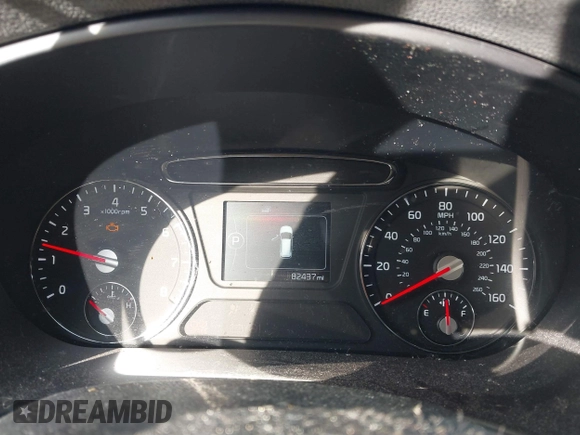 2018 Kia Sorento LX with VIN 5XYPG4A32JG350672, listed as a IAAI auction lot 40830917 with 82,437 mi miles. Bid and sale history available at carsss.com. Image 7.