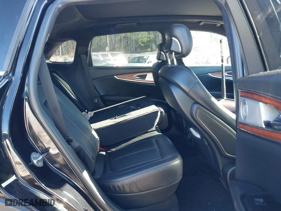 2020 Lincoln Nautilus Black Label with VIN 2LMPJ9JP7LBL23749, listed as a IAAI auction lot 40803525 with 1 mi miles. Bid and sale history available at carsss.com. Image 8.