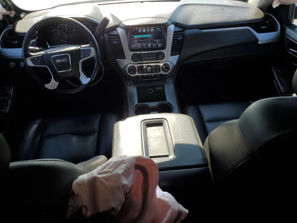 2019 GMC Yukon SLT Standard Edition with VIN 1GKS2DKC3KR134022, listed as a Copart auction lot 83202344 with 201,621 mi miles and Salvage Title. Bid and sale history available at carsss.com. Image 8.