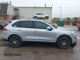 2017 Porsche Cayenne с VIN WP1AA2A25HKA80522, выставлен на аукционе IAAI как лот 42288882 с пробегом 145 422 миль миль и . История ставок и продаж доступна на DreamBid. Изображение 14.
