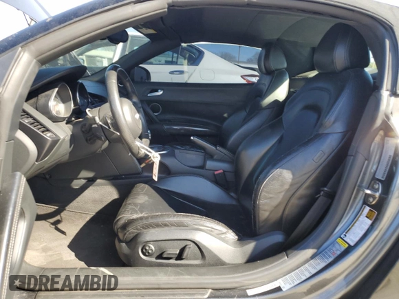 2011 Audi R8 z VIN WUASUAFG9BN002572, wystawiony jako Copart lot #47427785 z przebiegiem 51 113 mil mil oraz Szkoda całkowita • Salvage title. Historia ofert i sprzedaży dostępna na DreamBid. Obrazek 7.