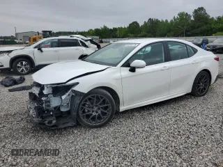 2025 Toyota Camry LE z VIN 4T1DAACK6SU025512, wystawiony jako Copart lot #54516175 z przebiegiem 11 046 mil mil oraz Czysty tytuł • Clean title. Historia ofert i sprzedaży dostępna na DreamBid. Obrazek 1.