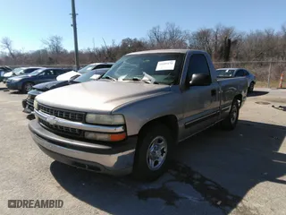 2000 Chevrolet Silverado 1500 with VIN 1GCEC14W6YZ228318, listed as a IAAI auction lot 41609151 with 299,432 mi miles. Bid and sale history available at carsss.com. Image 2.