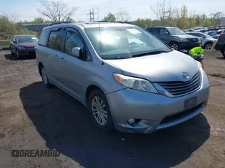 2011 Toyota Sienna XLE AAS с VIN 5TDYK3DC1BS142229, выставлен на аукционе IAAI как лот 42076380 с пробегом 132 768 миль миль и . История ставок и продаж доступна на DreamBid. Изображение 1.