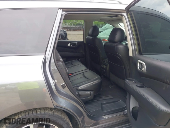 2020 Nissan Pathfinder Platinum z VIN 5N1DR2DM1LC585198, wystawiony jako IAAI lot #42451764 z przebiegiem 60 692 mil mil oraz . Historia ofert i sprzedaży dostępna na DreamBid. Obrazek 8.
