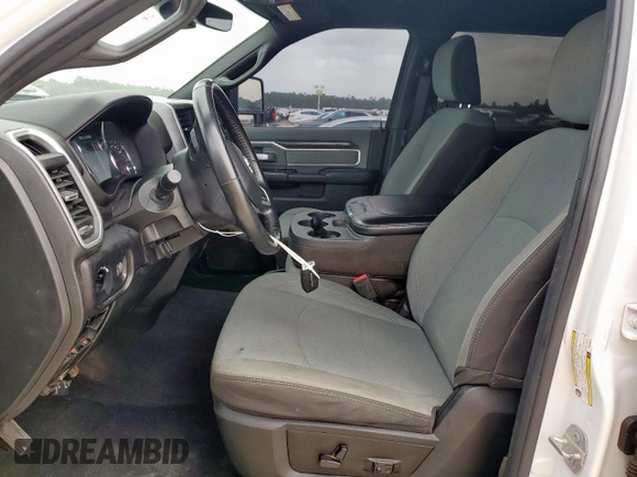 2023 Ram 2500 Big Horn с VIN 3C6UR5JL4PG544074, выставлен на аукционе Copart как лот 64457905 с пробегом 75 466 миль миль и Списание • Salvage title. История ставок и продаж доступна на DreamBid. Изображение 7.