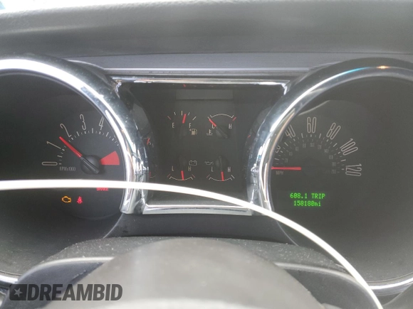 2005 Ford Mustang Deluxe z VIN 1ZVFT84N355220696, wystawiony jako Copart lot #43260575 z przebiegiem 158 180 mil mil oraz Nie do naprawy • Non repairable. Historia ofert i sprzedaży dostępna na DreamBid. Obrazek 9.