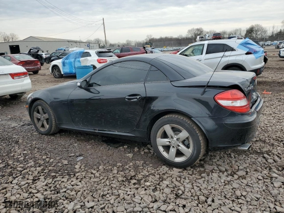 2006 Mercedes-Benz SLK-Class 3.0L with VIN WDBWK54F16F096824, listed as a Copart auction lot 45631845 with 41,933 mi miles and Salvage Title. Bid and sale history available at carsss.com. Image 2.