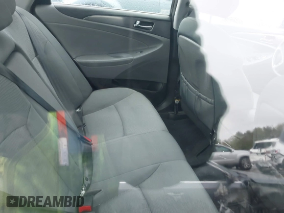 2012 Hyundai Sonata Hybrid z VIN KMHEC4A40CA031572, wystawiony jako IAAI lot #42161534 z przebiegiem 67 663 mil mil oraz . Historia ofert i sprzedaży dostępna na DreamBid. Obrazek 8.