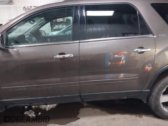 2011 GMC Acadia SLT1 with VIN 1GKKRREDXBJ331099, listed as a IAAI auction lot 41950066 with 128,067 mi miles. Bid and sale history available at carsss.com. Image 15.