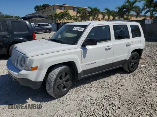 2014 Jeep Patriot Latitude with VIN 1C4NJPFB5ED529903, listed as a Copart auction lot 47980455 with 90,418 mi miles and Salvage Title. Bid and sale history available at carsss.com. Image 1.