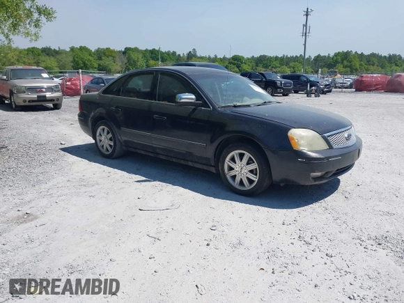 2006 Ford Five Hundred Limited with VIN 1FAFP25106G105436, listed as a IAAI auction lot 42039250 with 238,072 mi miles. Bid and sale history available at carsss.com. Image 1.