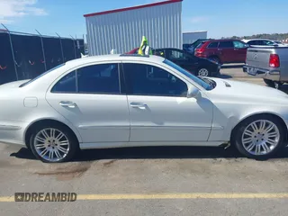 2007 Mercedes-Benz E-Class 3.5L with VIN WDBUF87X57X221918, listed as a IAAI auction lot 41618274 with 176,359 mi miles. Bid and sale history available at carsss.com. Image 13.