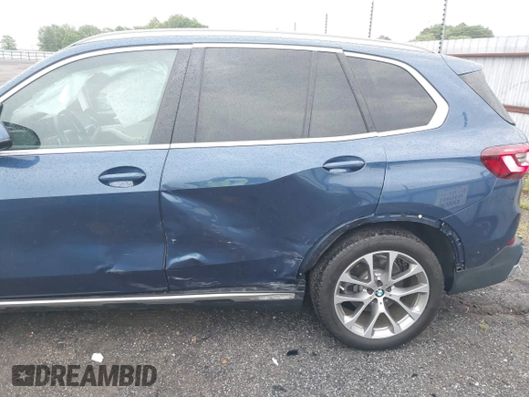 2020 BMW X5 xDrive40i z VIN 5UXCR6C08L9C37774, wystawiony jako IAAI lot #42202870 z przebiegiem 23 918 mil mil oraz . Historia ofert i sprzedaży dostępna na DreamBid. Obrazek 6.
