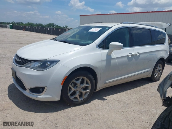 2018 Chrysler Pacifica Touring L Plus with VIN 2C4RC1EG8JR310799, listed as a IAAI auction lot 39754355 with 66,060 mi miles. Bid and sale history available at carsss.com. Image 17.