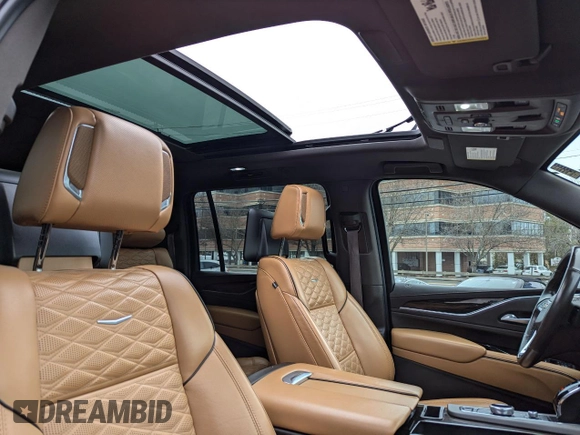 2021 Cadillac Escalade ESV Premium Luxury z VIN 1GYS4KKL7MR424075, wystawiony jako Copart lot #44277245 z przebiegiem 43 637 mil mil oraz Czysty tytuł • Clean title. Historia ofert i sprzedaży dostępna na DreamBid. Obrazek 9.
