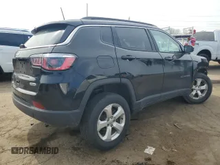 2018 Jeep Compass Latitude z VIN 3C4NJDBB8JT349369, wystawiony jako Copart lot #53647135 z przebiegiem Nie podano mil oraz Tytuł czysty. Historia ofert i sprzedaży dostępna na DreamBid. Obrazek 3.