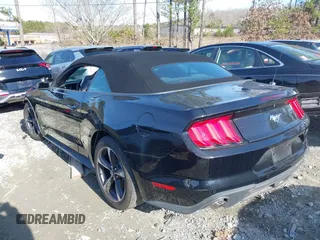 2022 Ford Mustang EcoBoost z VIN 1FATP8UH3N5132239, wystawiony jako IAAI lot #41300099 z przebiegiem 28 473 mil mil oraz . Historia ofert i sprzedaży dostępna na DreamBid. Obrazek 14.