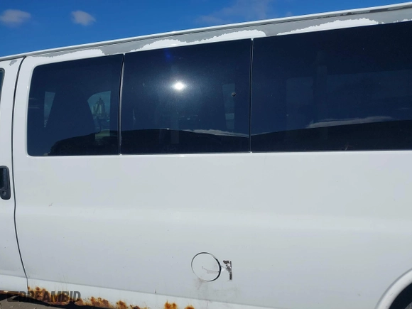 2012 Chevrolet Express Passenger 1LT with VIN 1GAZG1FG7C1157478, listed as a IAAI auction lot 41790091 with 169,173 mi miles. Bid and sale history available at carsss.com. Image 14.