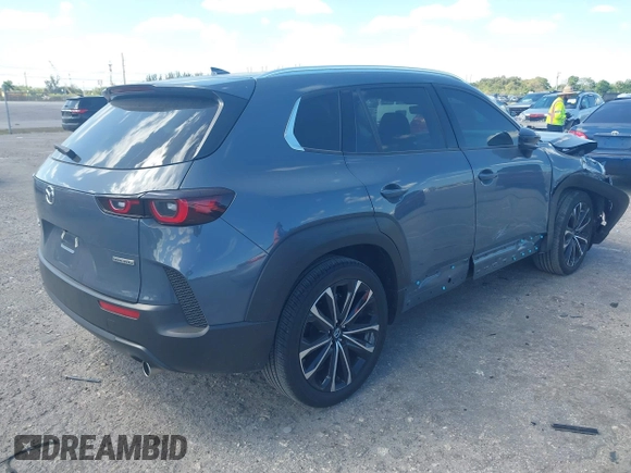 2024 Mazda CX-50 S Premium Plus z VIN 7MMVABEM4RN171943, wystawiony jako IAAI lot #41839219 z przebiegiem 13 733 mil mil oraz . Historia ofert i sprzedaży dostępna na DreamBid. Obrazek 4.