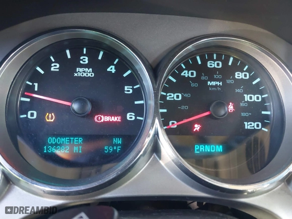 2010 Chevrolet Silverado 1500 LT with VIN 1GCSKSE35AZ261428, listed as a IAAI auction lot 41643928 with 136,282 mi miles. Bid and sale history available at carsss.com. Image 7.