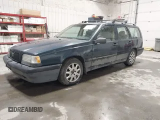 1994 Volvo 850 с VIN YV1LW5710R2026259, выставлен на аукционе IAAI как лот 42212725 с пробегом 292 377 миль миль и . История ставок и продаж доступна на DreamBid. Изображение 2.