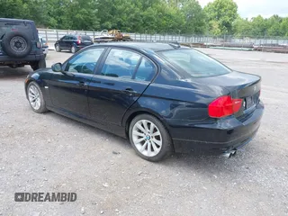2011 BMW 3 Series 328i с VIN WBAPH7C50BE677673, выставлен на аукционе IAAI как лот 42680579 с пробегом 207 336 миль миль и . История ставок и продаж доступна на DreamBid. Изображение 3.