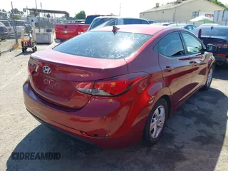 2015 Hyundai Elantra SE z VIN 5NPDH4AE0FH572449, wystawiony jako IAAI lot #42277782 z przebiegiem 128 619 mil mil oraz . Historia ofert i sprzedaży dostępna na DreamBid. Obrazek 4.