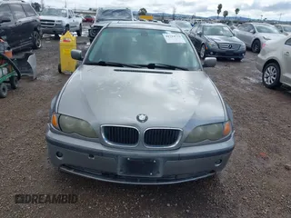 2005 BMW 3 Series 325i with VIN WBAET37485NJ91293, listed as a IAAI auction lot 41714734 with 170,996 mi miles. Bid and sale history available at carsss.com. Image 12.
