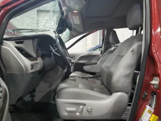 2020 Toyota Sienna XLE z VIN 5TDDZ3DC0LS249557, wystawiony jako Copart lot #56172865 z przebiegiem 79 667 mil mil oraz Szkoda całkowita • Salvage title. Historia ofert i sprzedaży dostępna na DreamBid. Obrazek 7.
