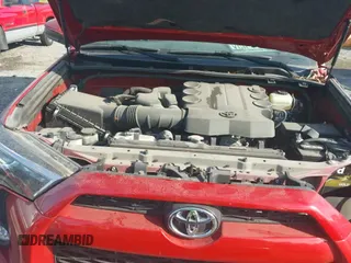 2019 Toyota 4Runner SR5 с VIN JTEBU5JR0K5649273, выставлен на аукционе IAAI как лот 42969165 с пробегом 67 609 миль миль и . История ставок и продаж доступна на DreamBid. Изображение 20.