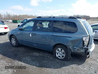 2008 Kia Sedona LX with VIN KNDMB233686204047, listed as a IAAI auction lot 41904157 with 123,700 mi miles. Bid and sale history available at carsss.com. Image 14.