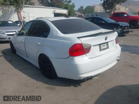 2007 BMW 3 Series 328i with VIN WBAVC53517FZ76519, listed as a IAAI auction lot 42595027 with Not provided miles and . Bid and sale history available at DreamBid. Image 3.