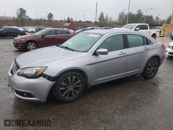 2013 Chrysler 200 Limited with VIN 1C3CCBCG7DN600889, listed as a Copart auction lot 46275575 with 124,263 mi miles and Salvage Title. Bid and sale history available at carsss.com. Image 1.