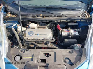 2011 Nissan LEAF SL-e with VIN JN1AZ0CP8BT005373, listed as a IAAI auction lot 41892292 with 98,245 mi miles. Bid and sale history available at carsss.com. Image 10.